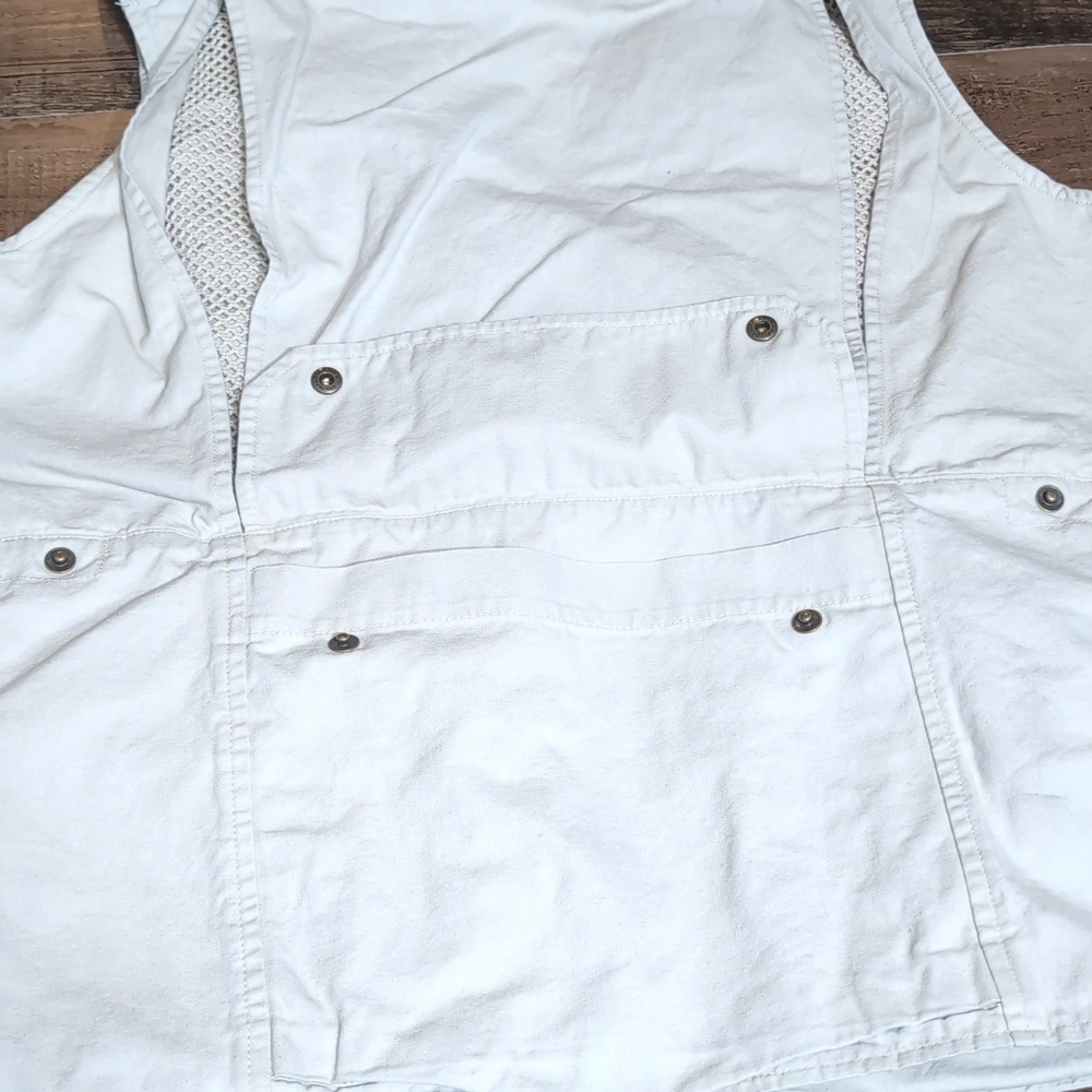Eddie Bauer Vest Fly Fishing Hunting Utility Travel Size Medium in Khaki Tan - Picture 8 of 13